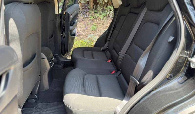 
								Mazda CX-5 full									