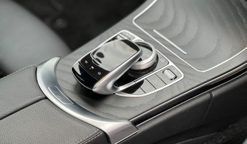 
								Mercedes Benz C200 full									