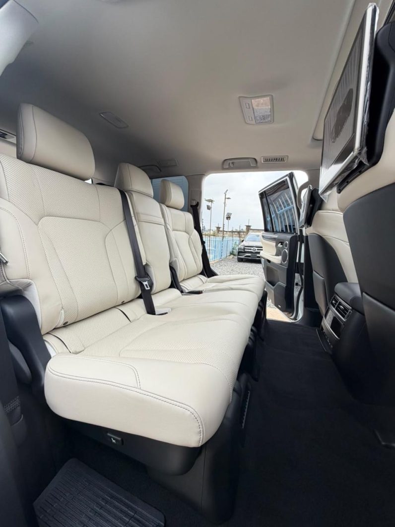 
								Lexus LX-570 full									