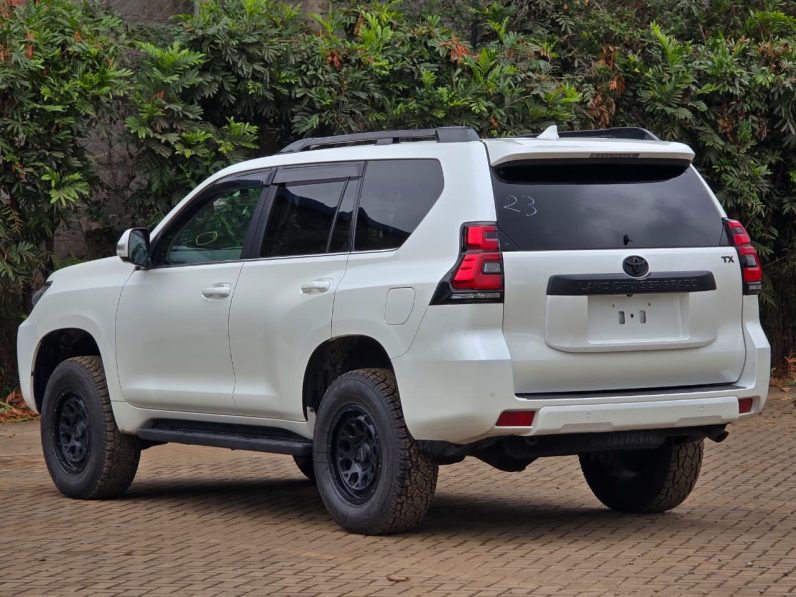 
								Toyota Land Cruiser Prado J150 full									