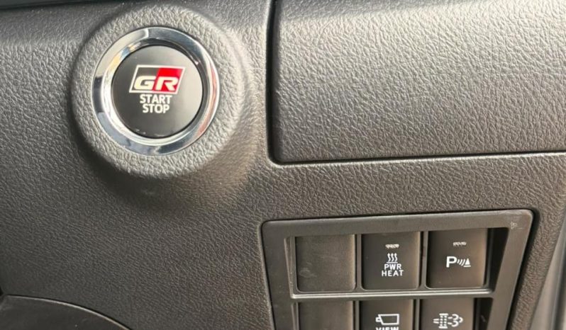 
								Toyota Hilux GR full									