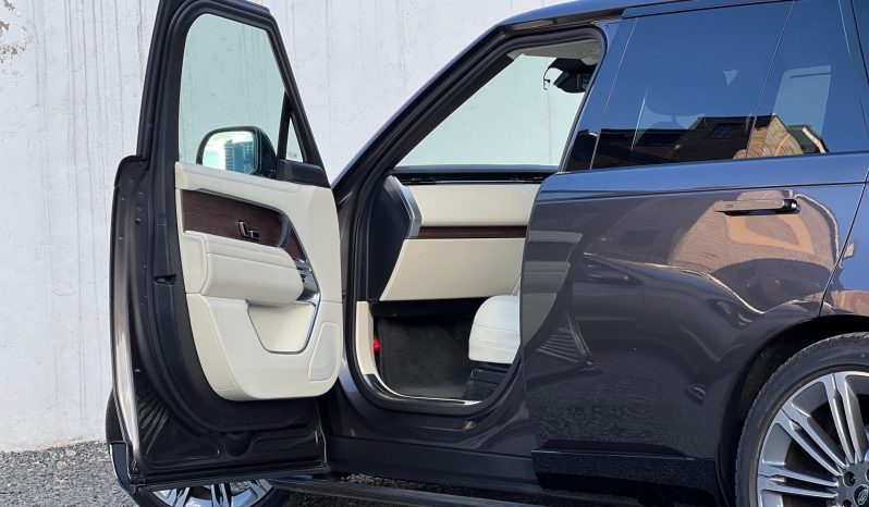 
								Range Rover Vogue D300 SWB full									