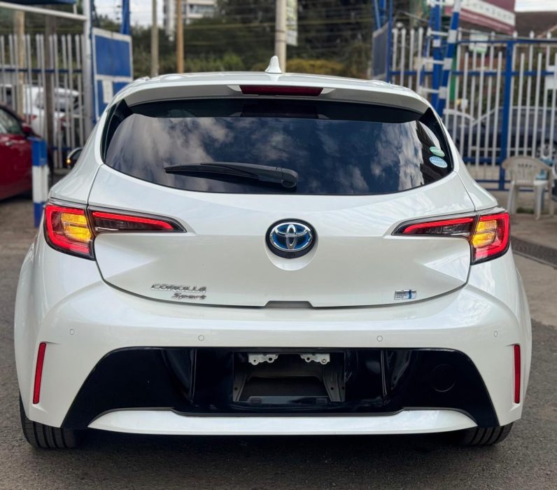 
								Toyota Corolla Sport full									