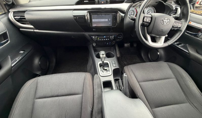 
								Toyota Hilux full									
