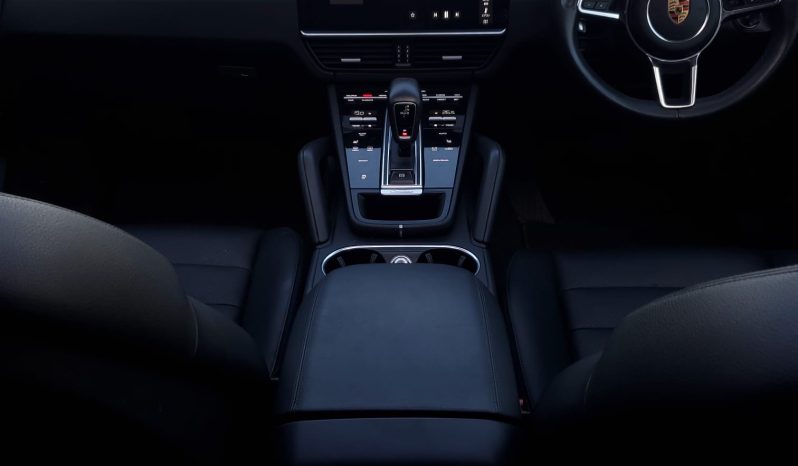 
								Porsche Cayenne full									