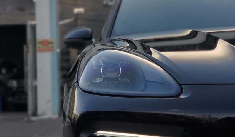 
								Porsche Cayenne full									