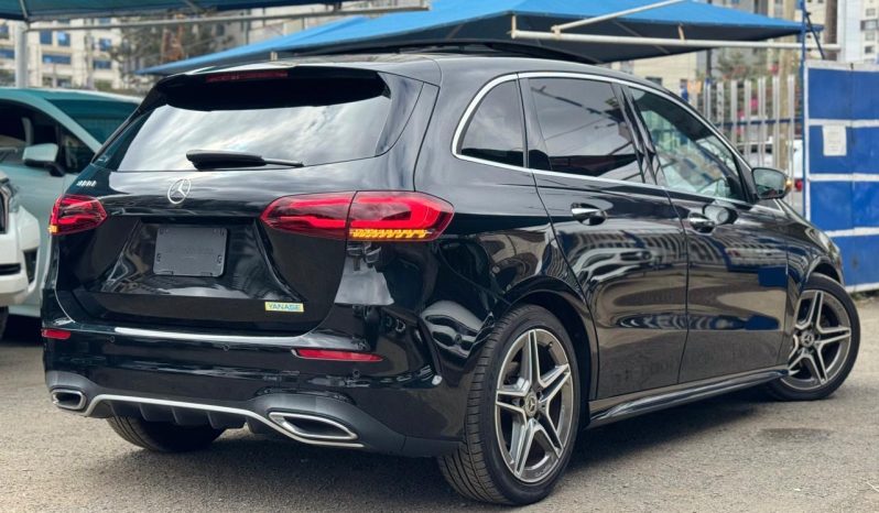 
								Mercedes Benz B180 full									