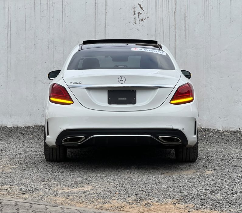 
								Mercedes Benz C200 full									