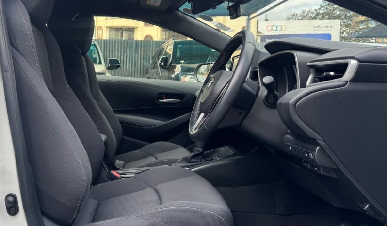 
								Toyota Corolla Sport full									