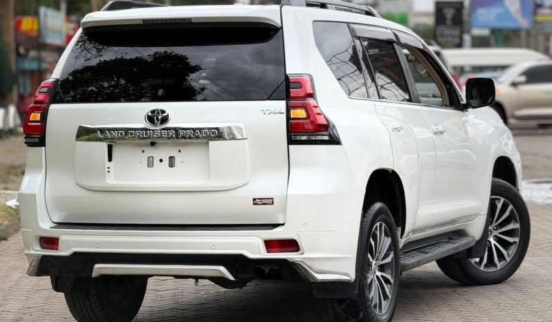 
								Toyota Land Cruiser Prado TXL full									