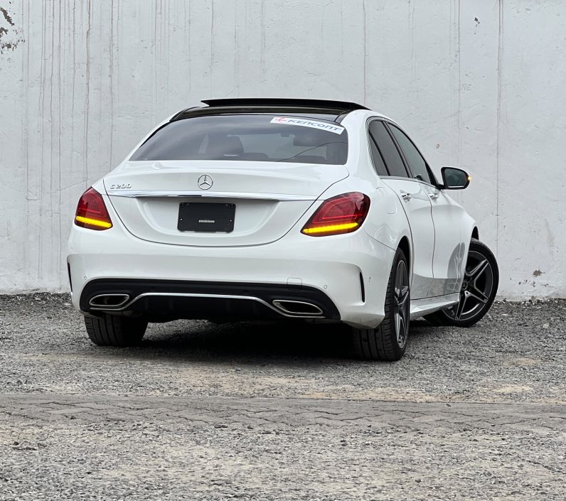
								Mercedes Benz C200 full									