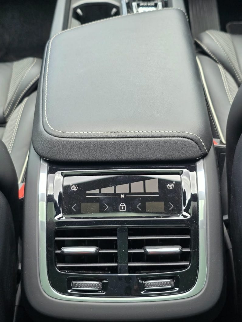 
								Volvo XC60 B6 full									