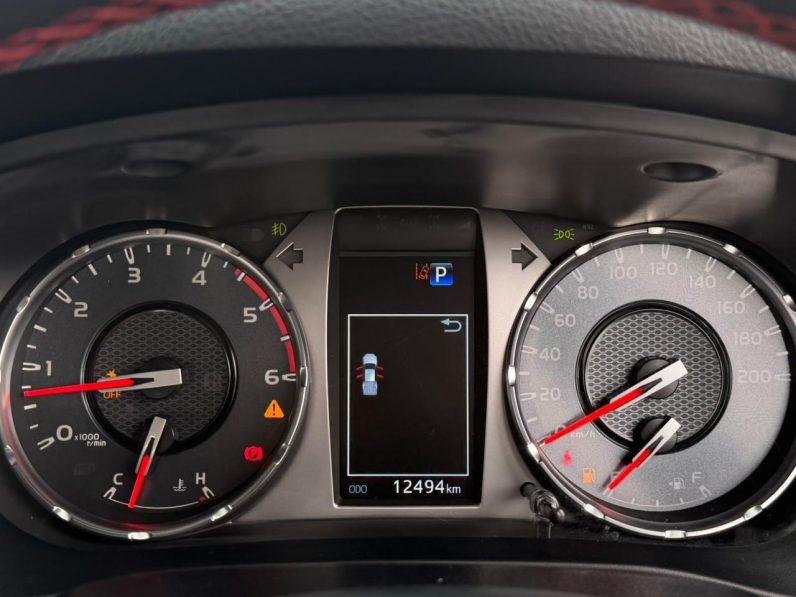 
								Toyota Hilux GR full									
