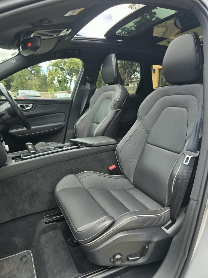
								Volvo XC60 B6 full									