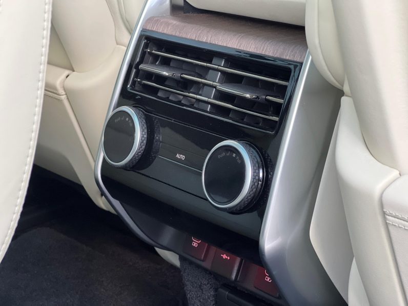 
								Range Rover Vogue D300 SWB full									