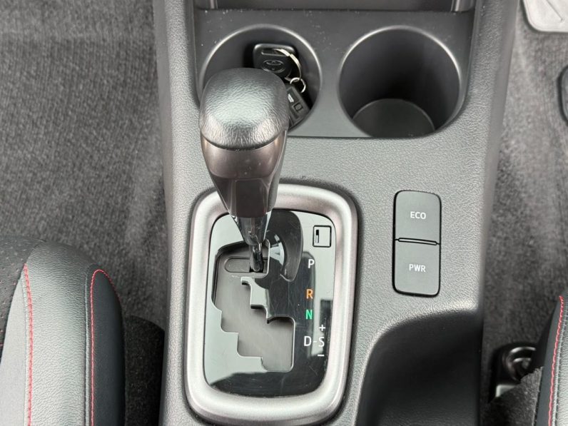 
								Toyota Hilux GR full									