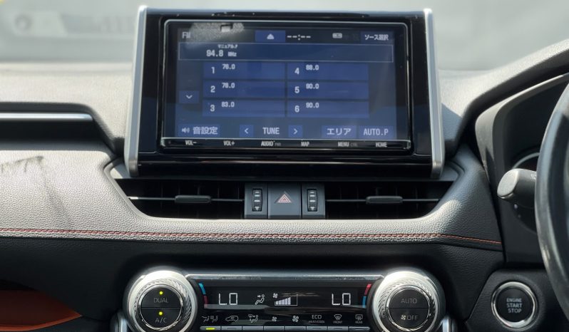 
								Toyota RAV4 Adventure full									