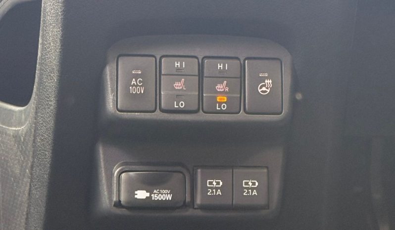 
								Toyota Sienta full									