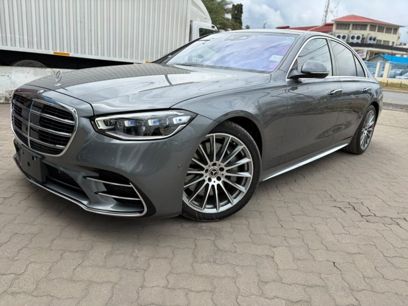 
								Mercedes Benz S500 full									
