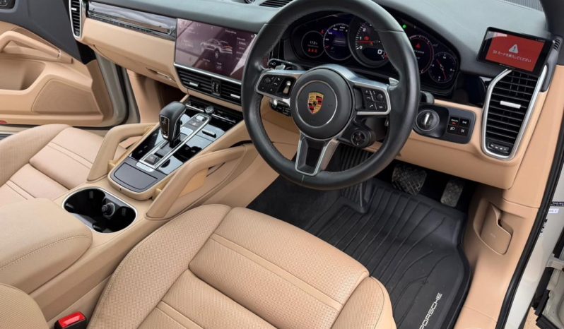 
								Porsche Cayenne Coupe full									