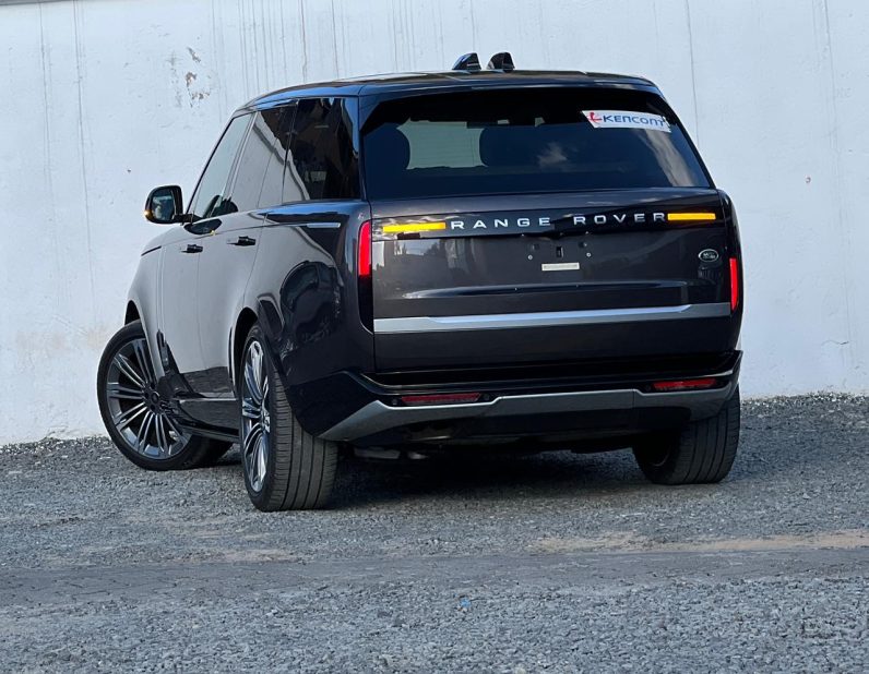 
								Range Rover Vogue D300 SWB full									