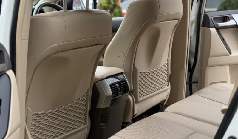 
								Toyota Land Cruiser Prado TXL full									
