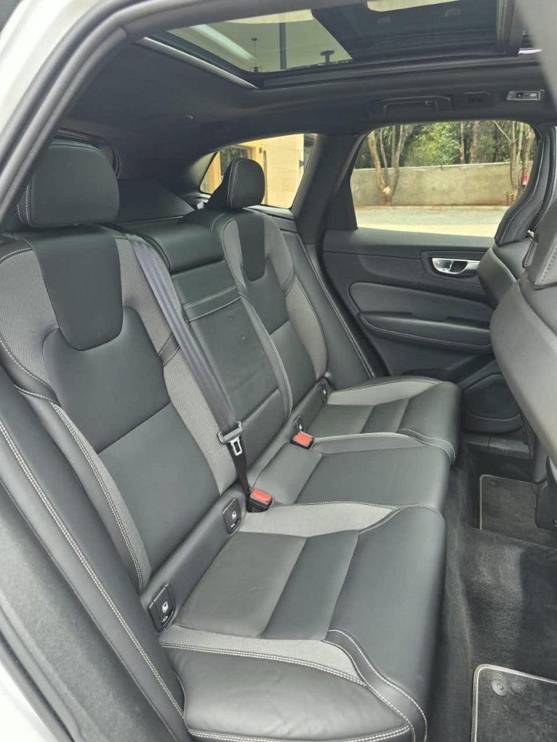
								Volvo XC60 B6 full									