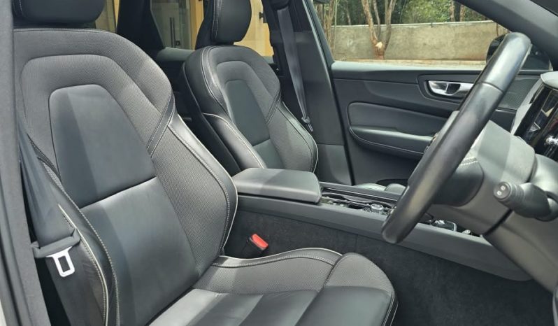 
								Volvo XC60 B6 full									