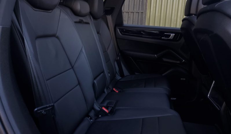 
								Porsche Cayenne full									
