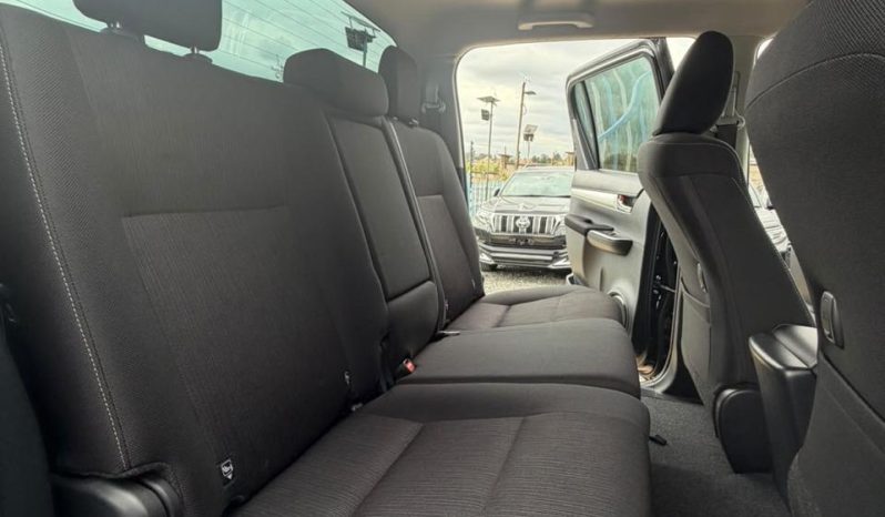 
								Toyota Hilux full									
