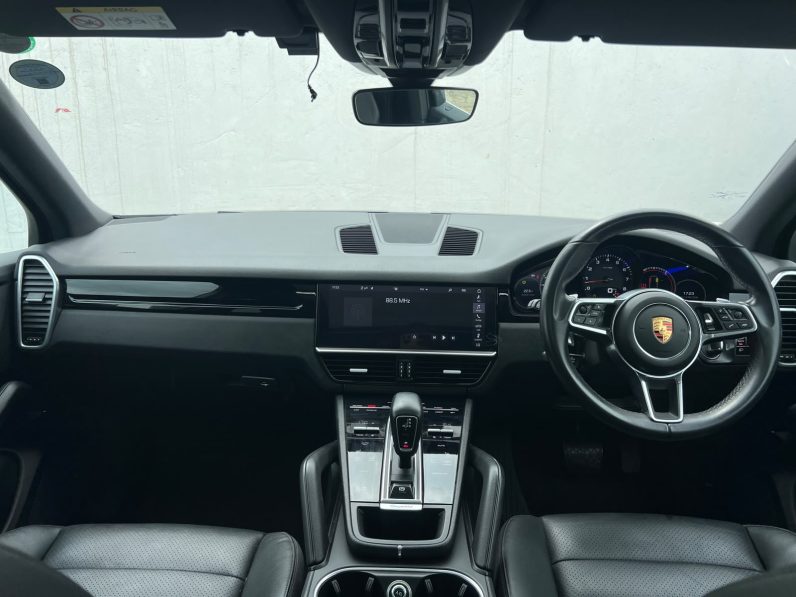 
								Porsche Cayenne full									