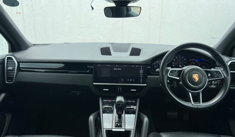 
								Porsche Cayenne full									