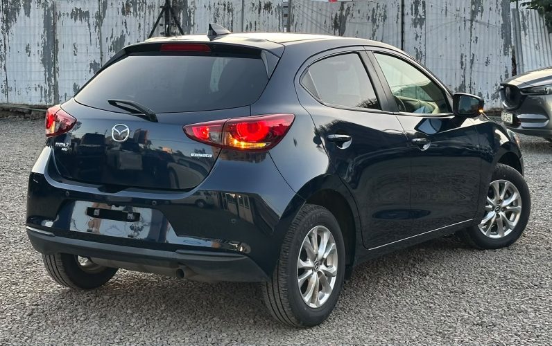 
								Mazda 2 full									