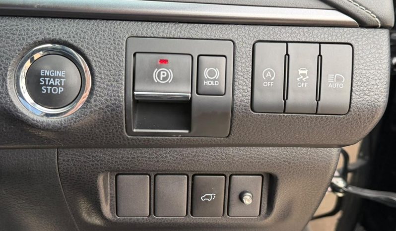 
								Toyota Harrier full									