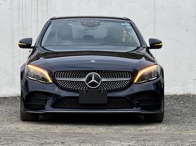 
								Mercedes Benz C200 full									