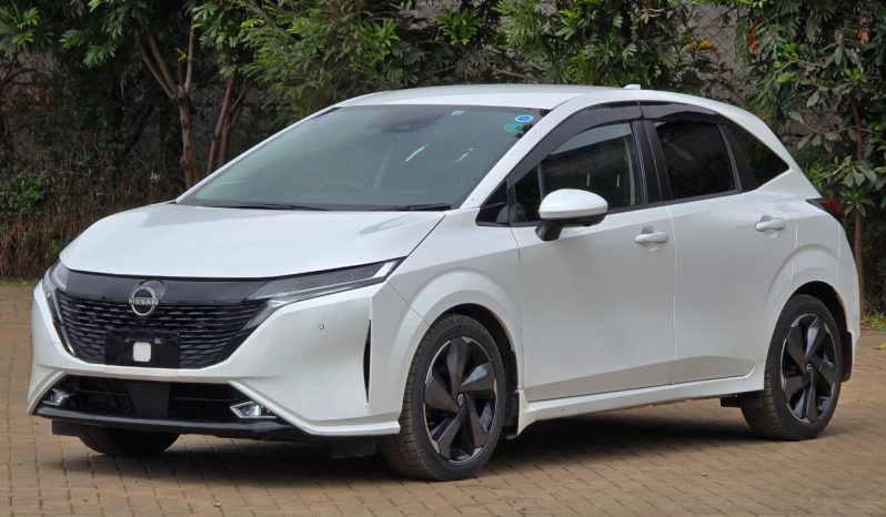 
								Nissan Note E13 Aura full									