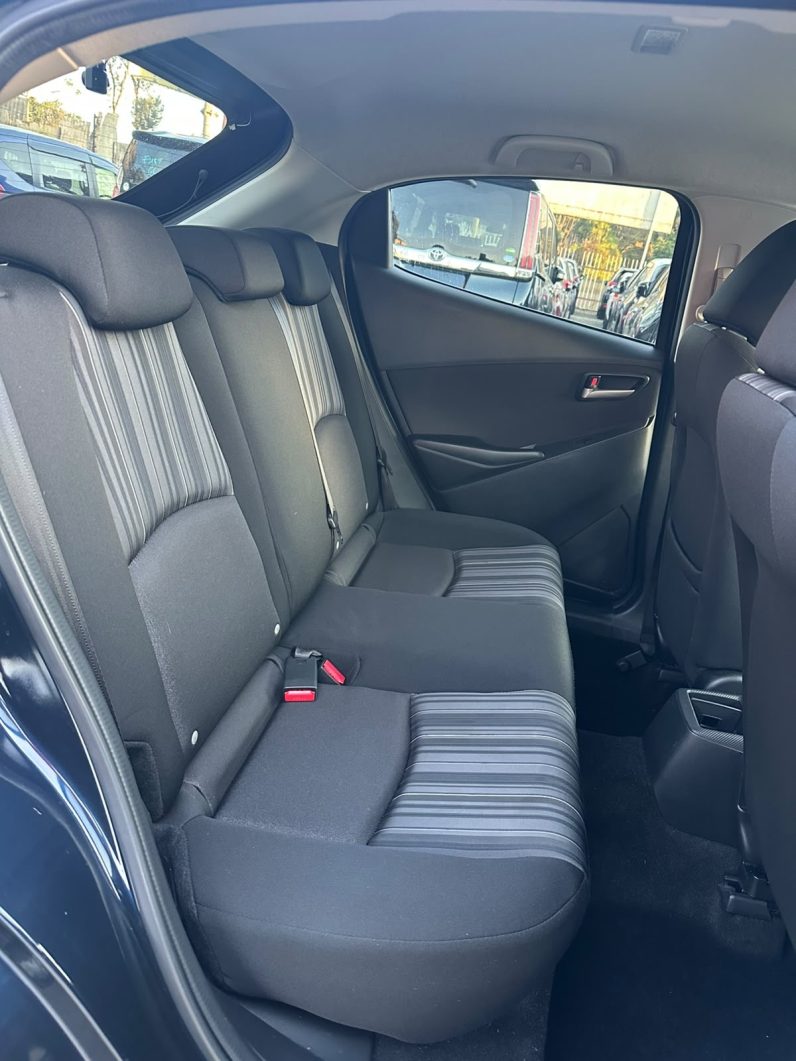 
								Mazda 2 full									