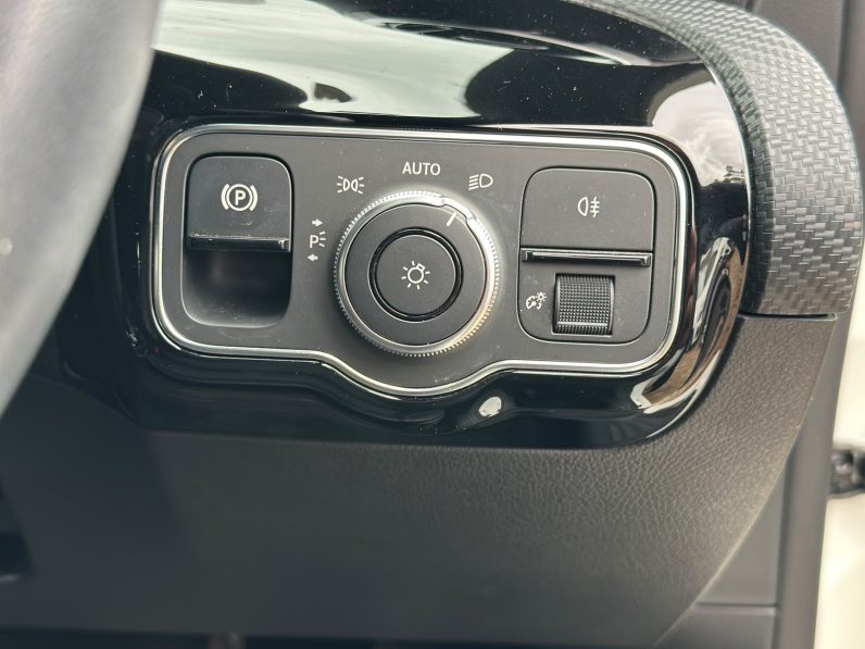 
								Mercedes Benz A180 full									