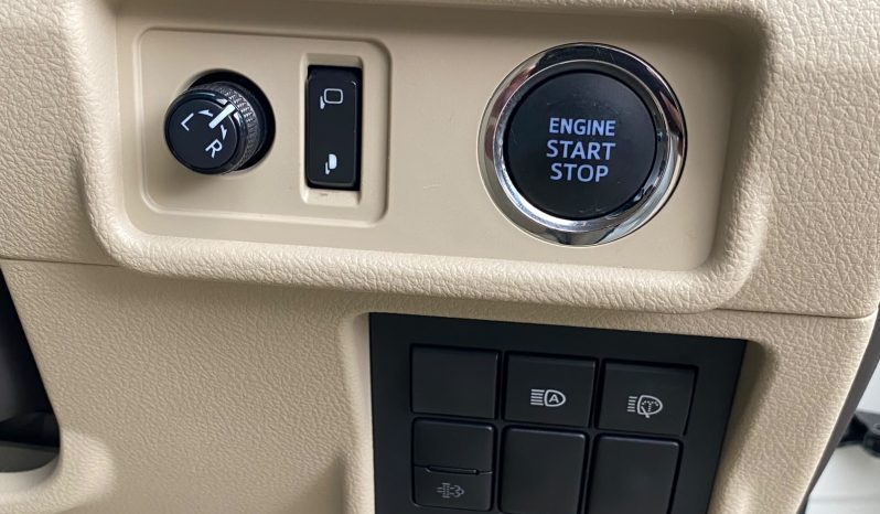 
								Toyota Land Cruiser Prado TX full									