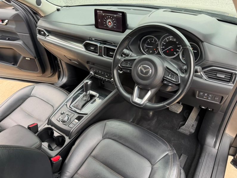 
								Mazda CX-5 full									