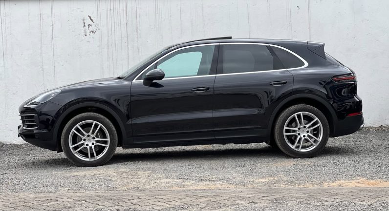 
								Porsche Cayenne full									