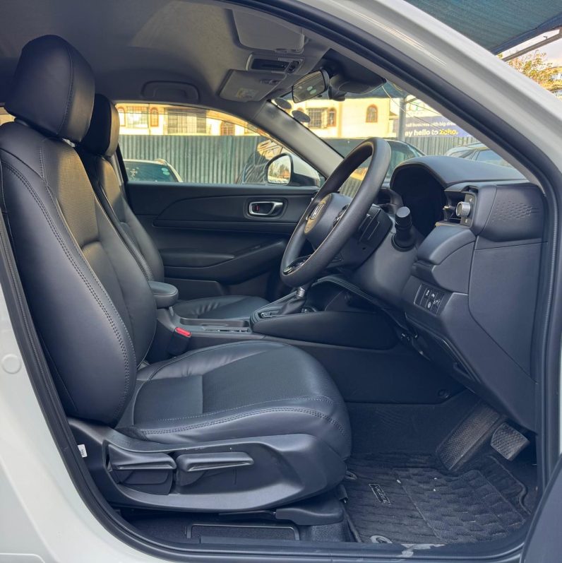 
								Honda Vezel RV5 full									
