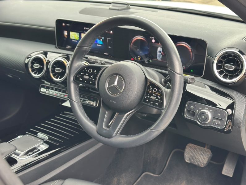 
								Mercedes Benz A180 full									