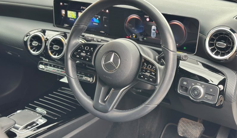 
								Mercedes Benz A180 full									