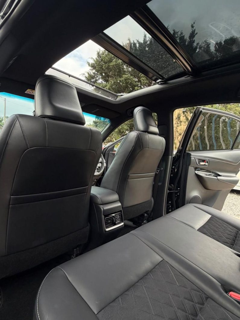 
								Toyota Harrier full									