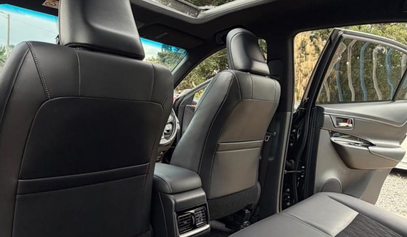 
								Toyota Harrier full									