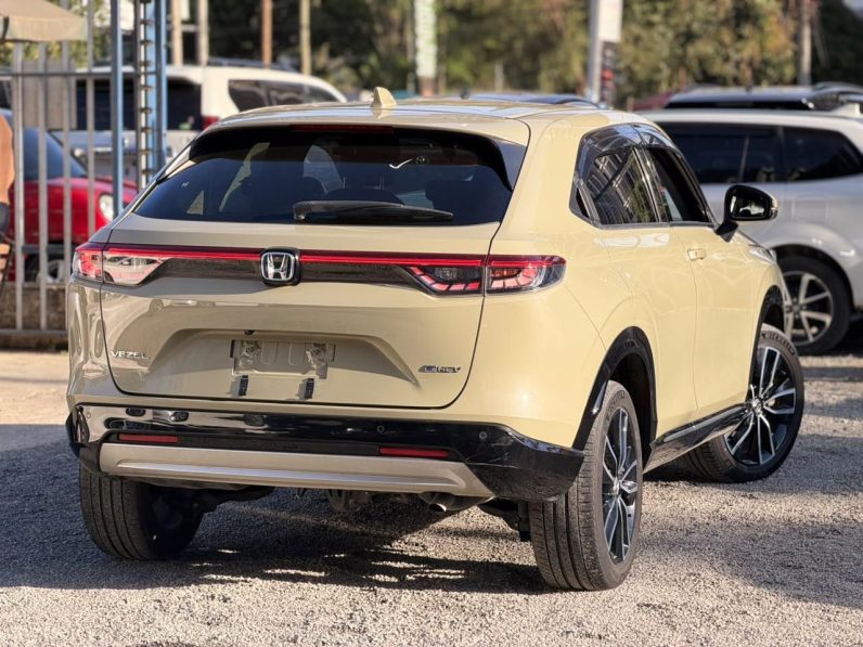 
								Honda Vezel full									