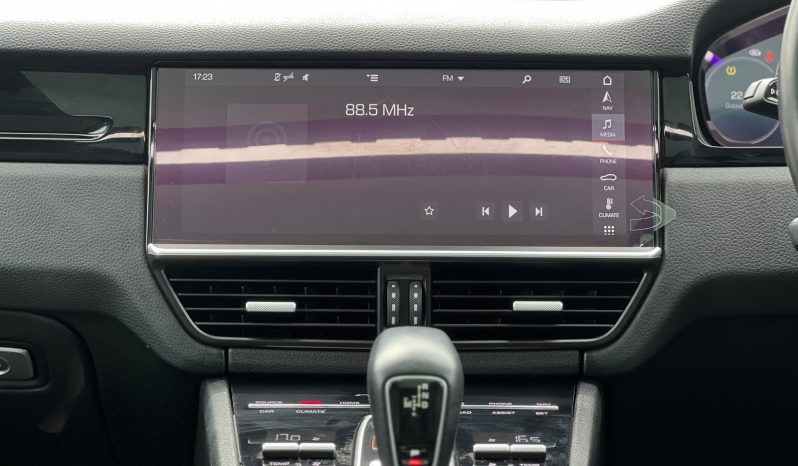 
								Porsche Cayenne full									