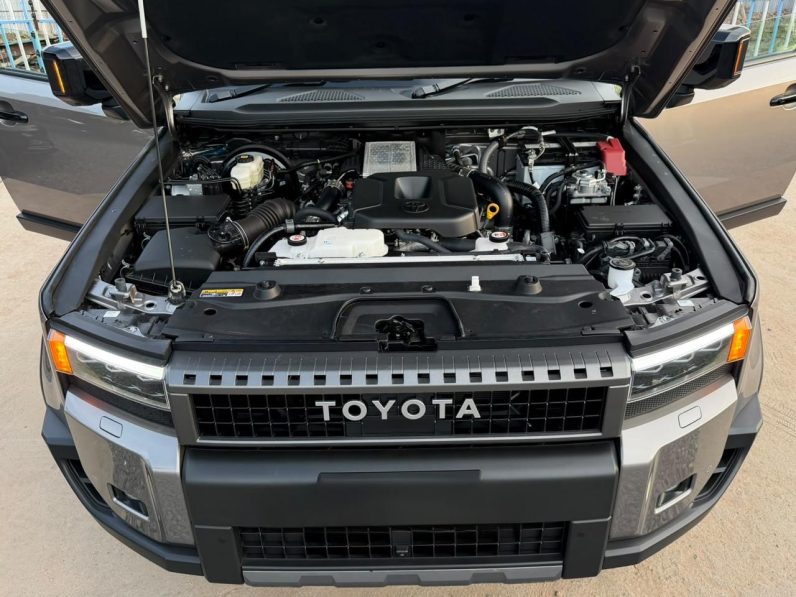 
								Toyota Prado Land Cruiser ZX full									