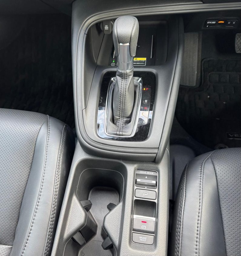 
								Honda Vezel RV5 full									